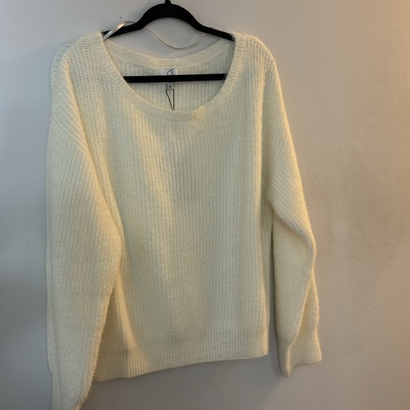 NWT KAWALATEE OFF THE SHOULDER KNIT - Picture 4 of 14